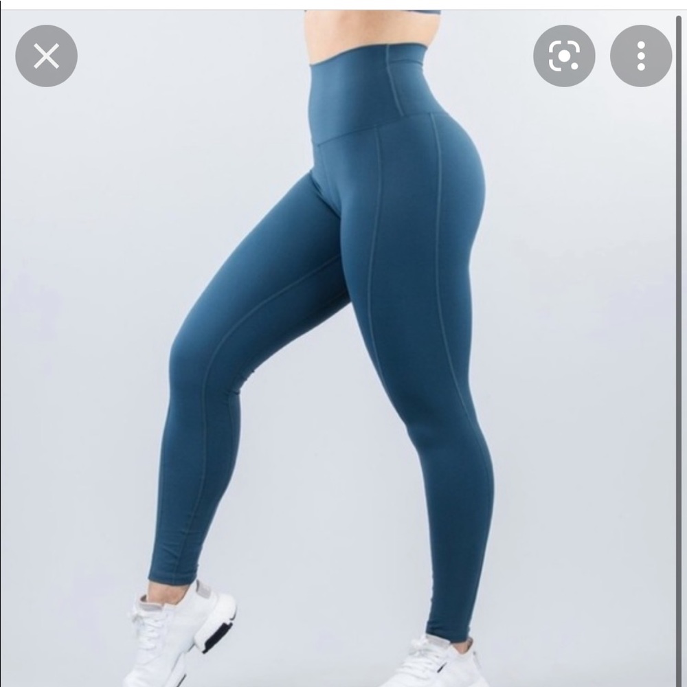 Alphalete leggings SIZE XS fits a small
